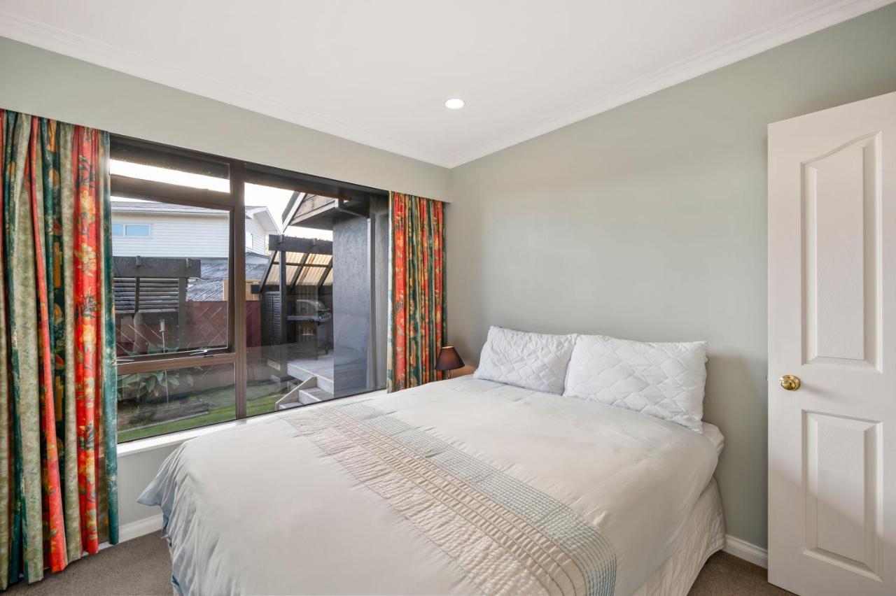 Taupo Escape - Rainbow Point Holiday Home Экстерьер фото