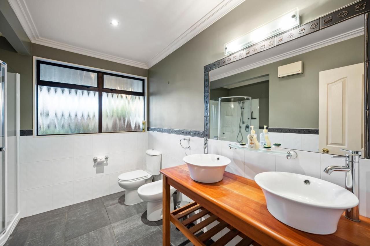 Taupo Escape - Rainbow Point Holiday Home Экстерьер фото