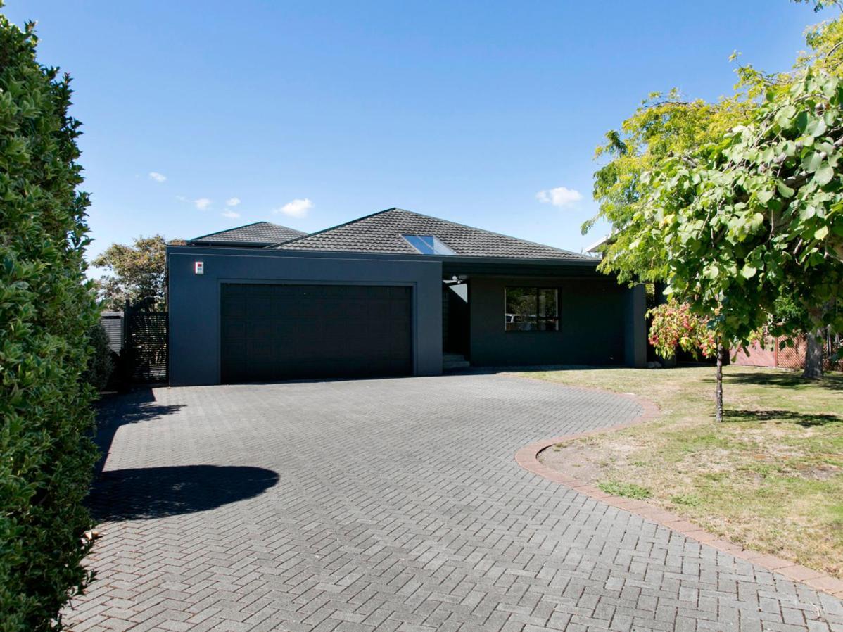 Taupo Escape - Rainbow Point Holiday Home Экстерьер фото